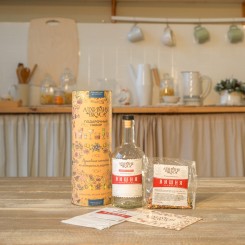 Подарочный набор в тубусе Алхимия вкуса Вишня на коньяке (1 бутылка)